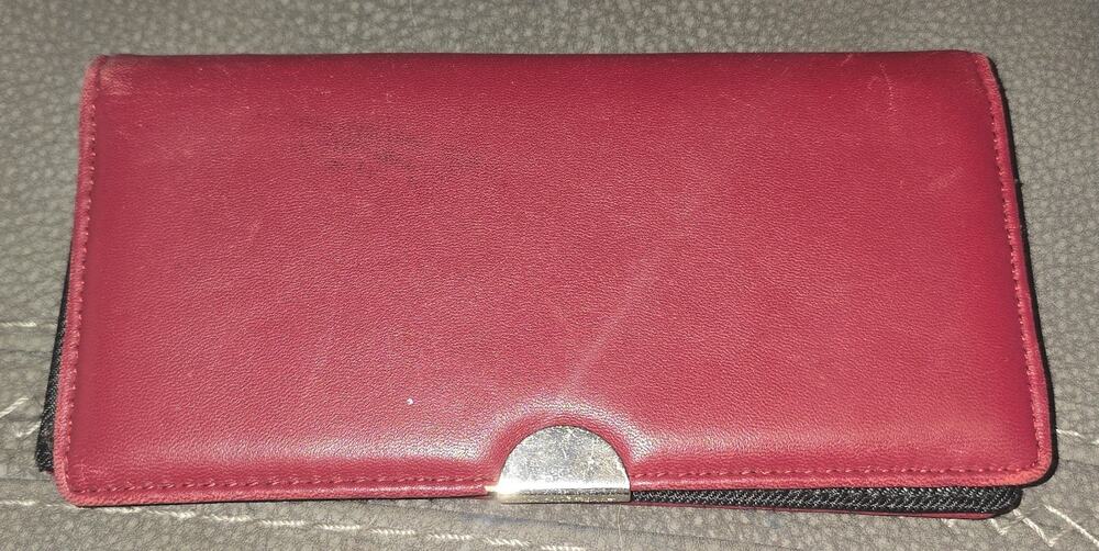 Red leather safekeeper wallet‎